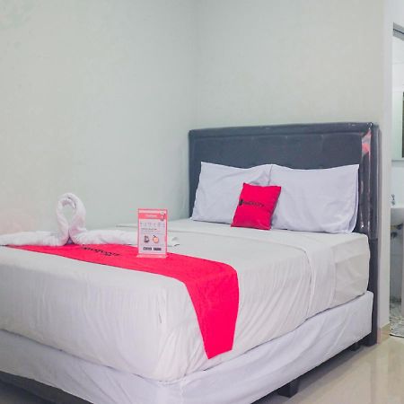 Reddoorz Plus @ Helvetia Medan Extérieur photo
