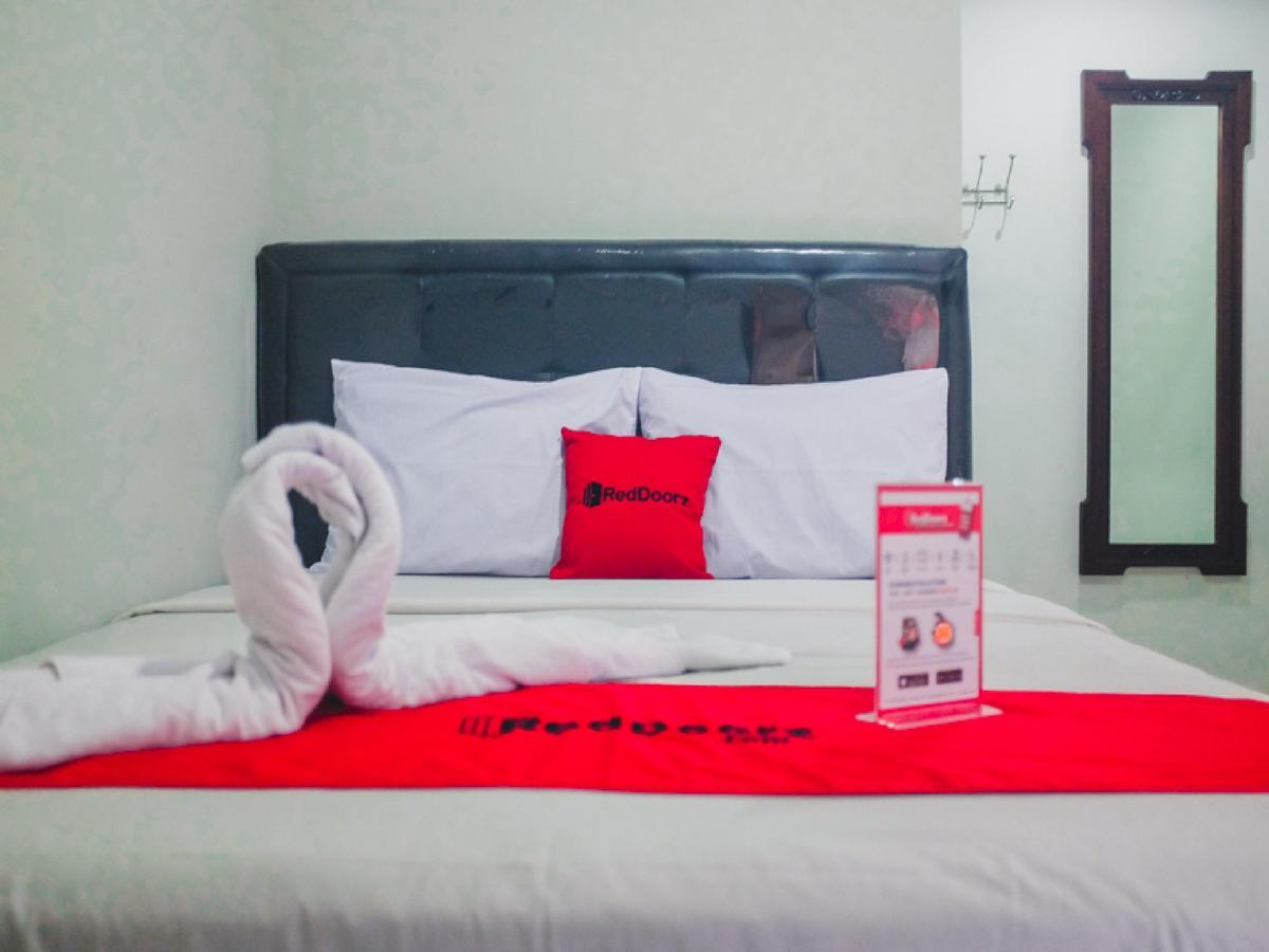 Reddoorz Plus @ Helvetia Medan Extérieur photo