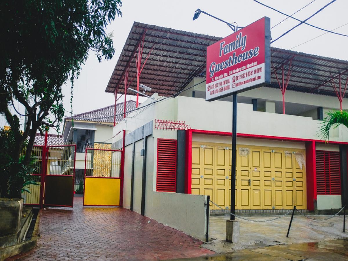 Reddoorz Plus @ Helvetia Medan Extérieur photo