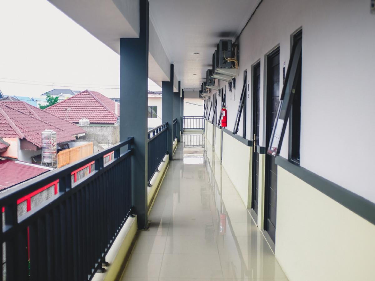 Reddoorz Plus @ Helvetia Medan Extérieur photo