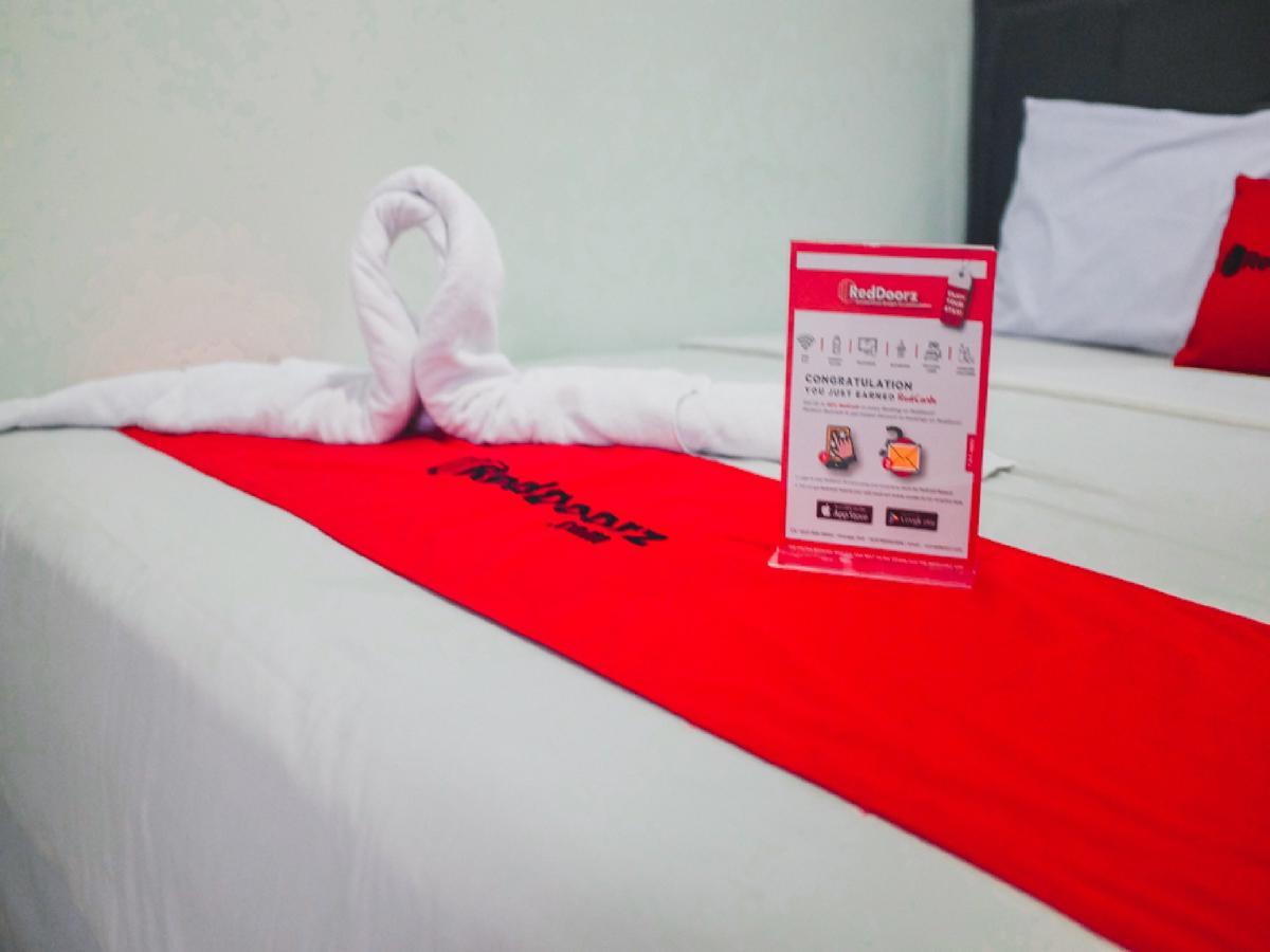 Reddoorz Plus @ Helvetia Medan Extérieur photo