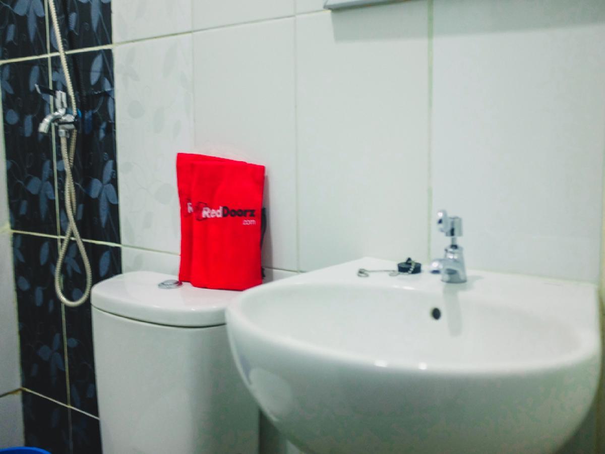 Reddoorz Plus @ Helvetia Medan Extérieur photo